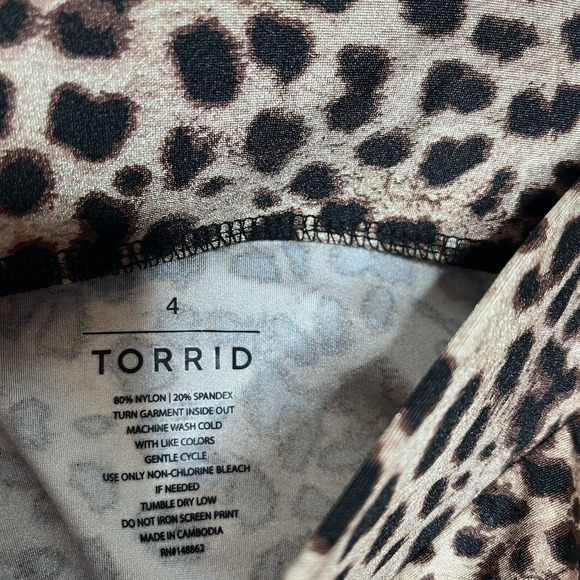 Torrid Liquid Leopard Print Side Rainbow Leggings Tan Women’s Size 4X - Picture 4 of 6